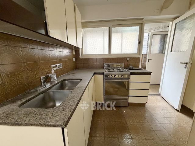 MONTES DE OCA, AV. al 1100 Piso 5 27