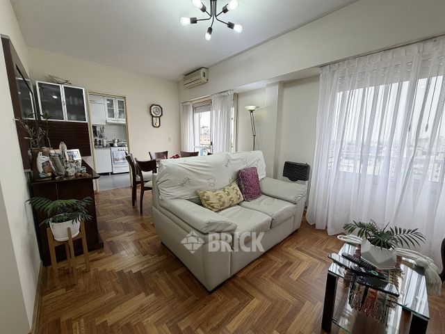 DEAN FUNES al 1100 Piso 12 1