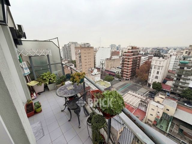 DEAN FUNES al 1100 Piso 12 10
