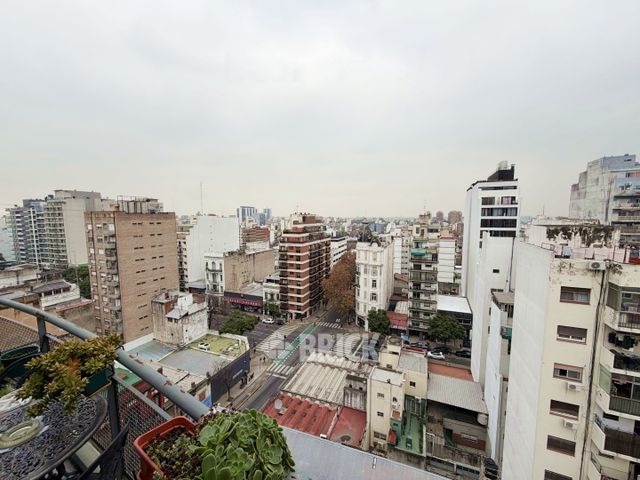 DEAN FUNES al 1100 Piso 12 11