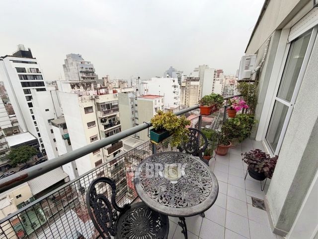DEAN FUNES al 1100 Piso 12 13