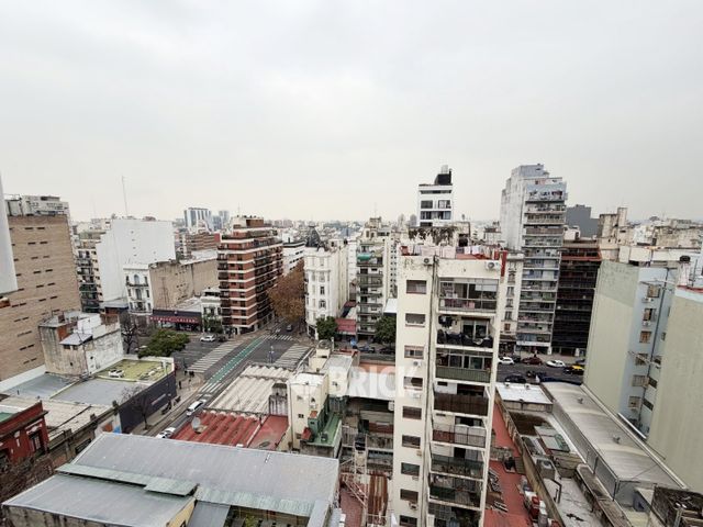 DEAN FUNES al 1100 Piso 12 20