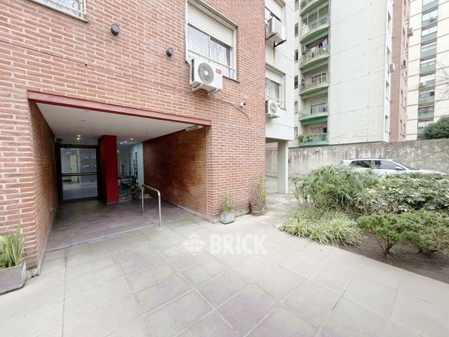 DEAN FUNES al 1100 Piso 12 30