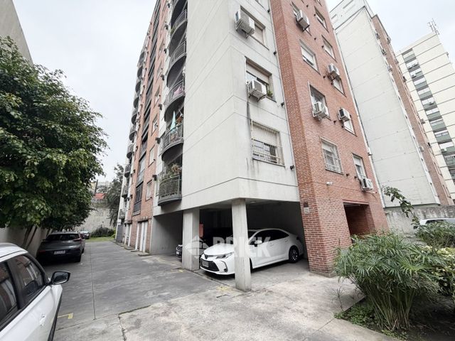 DEAN FUNES al 1100 Piso 12 31
