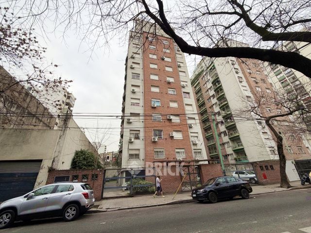 DEAN FUNES al 1100 Piso 12 35