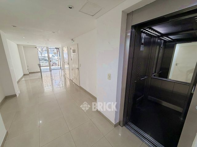 ENTRE RIOS, AV. al 1300 Piso 6 16