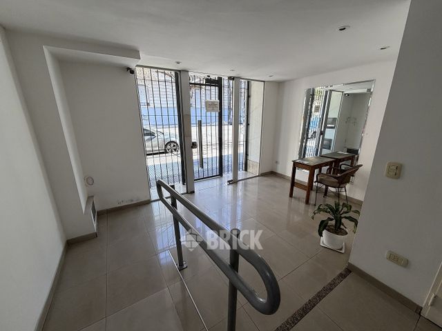 ENTRE RIOS, AV. al 1300 Piso 6 17