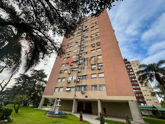 GENERAL PINTOS al 2900 Piso 14 42