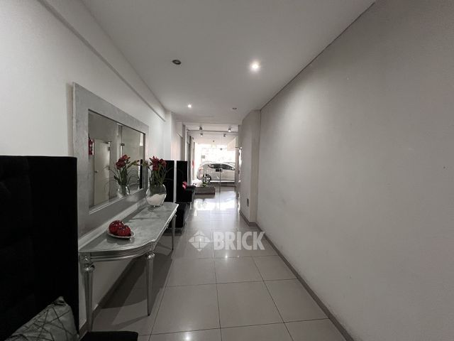 CARACAS al 1200 Piso 8 14