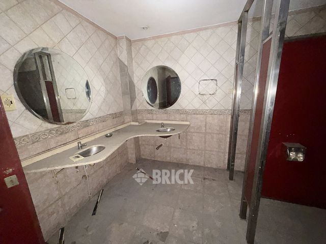 YRIGOYEN, HIPOLITO, AV. al 8200 22