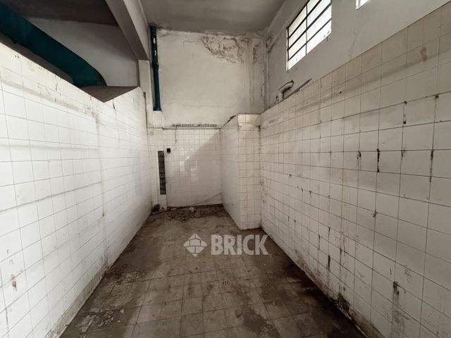 YRIGOYEN, HIPOLITO, AV. al 8200 31