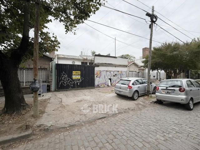 YRIGOYEN, HIPOLITO, AV. al 8200 75