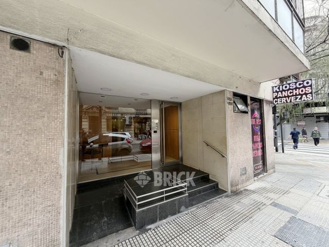 PARAGUAY al 2300 Piso 7 35