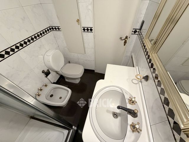 MONTES DE OCA, AV. al 400 Piso 2 17