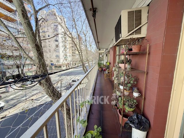MONTES DE OCA, AV. al 400 Piso 2 8