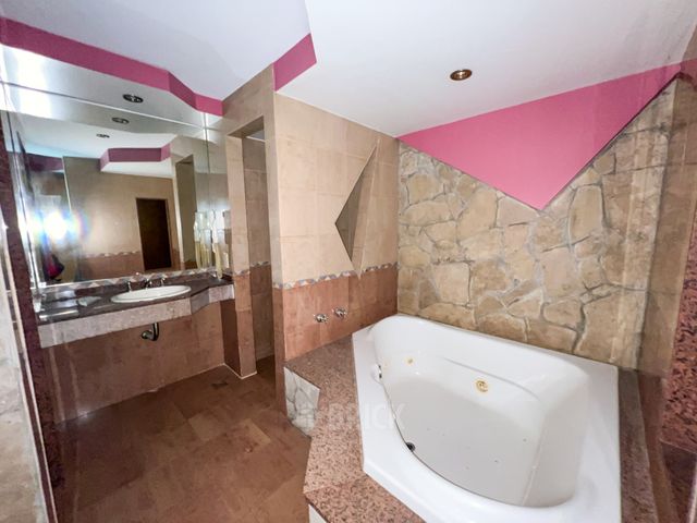 CASTRO BARROS, AV. al 0 15