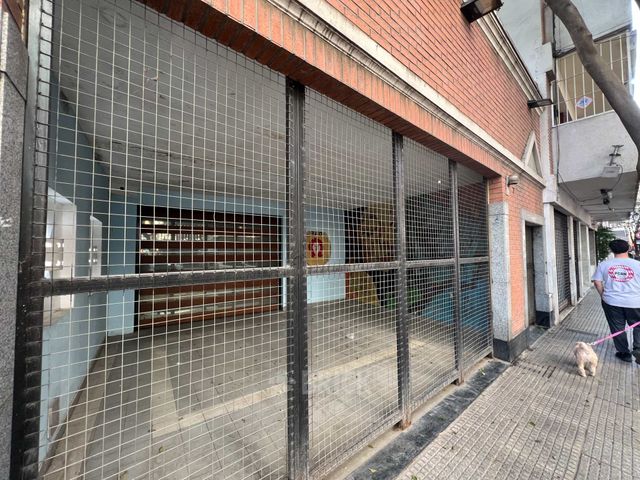CASTRO BARROS, AV. al 0 40