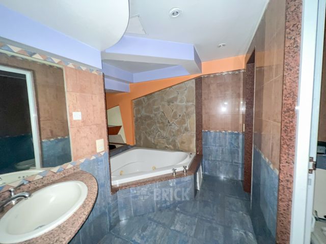 CASTRO BARROS, AV. al 0 8