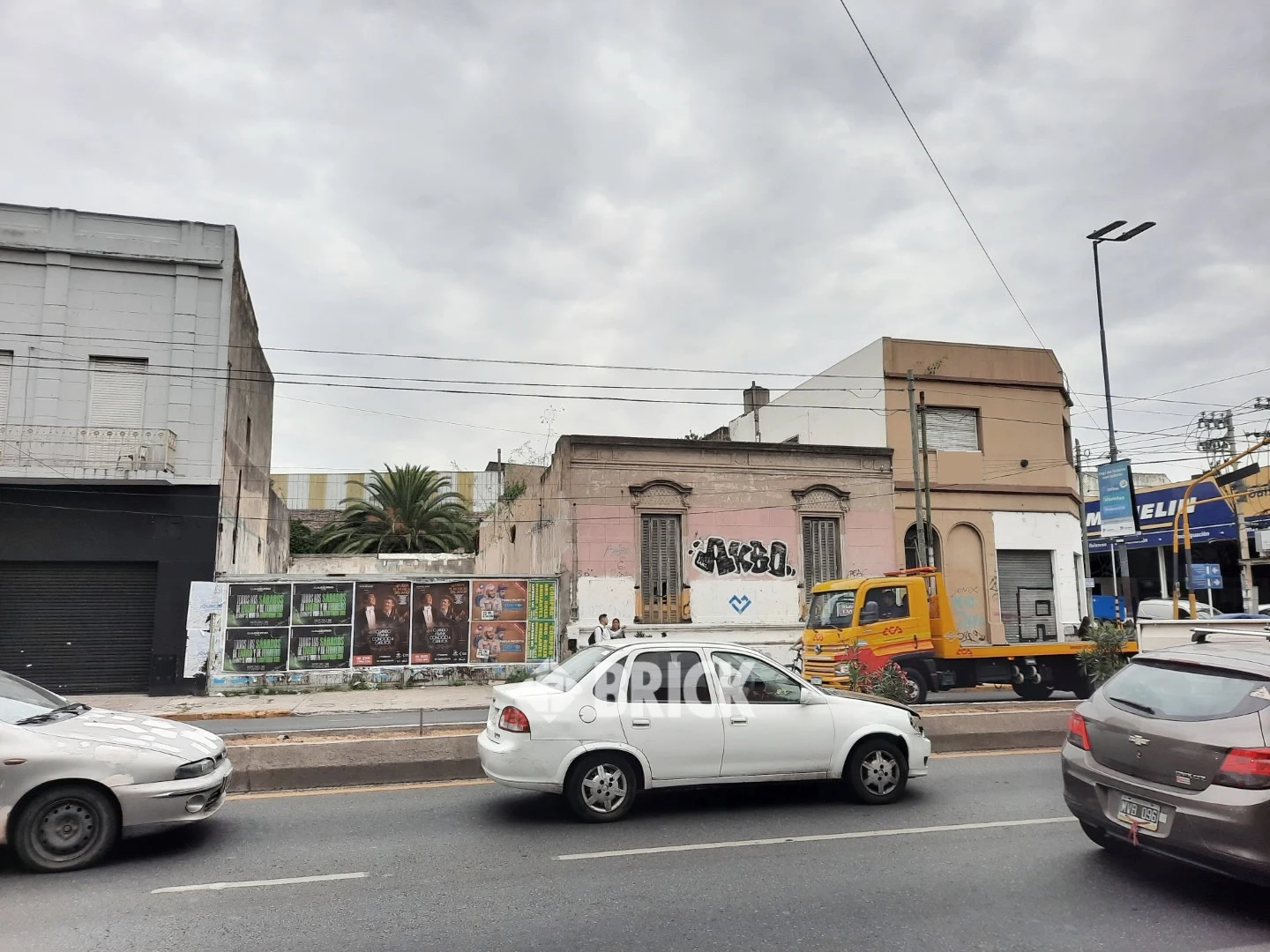 YRIGOYEN, HIPOLITO, AV. al 6600 4