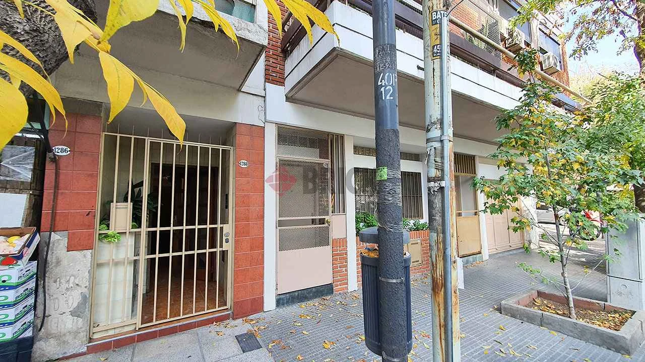 ARANGUREN, JUAN F., DR. al 1200 Piso 2 14