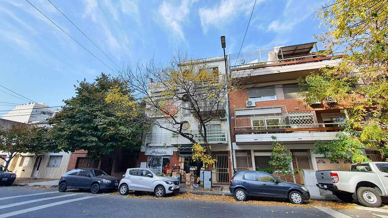 ARANGUREN, JUAN F., DR. al 1200 Piso 2 15