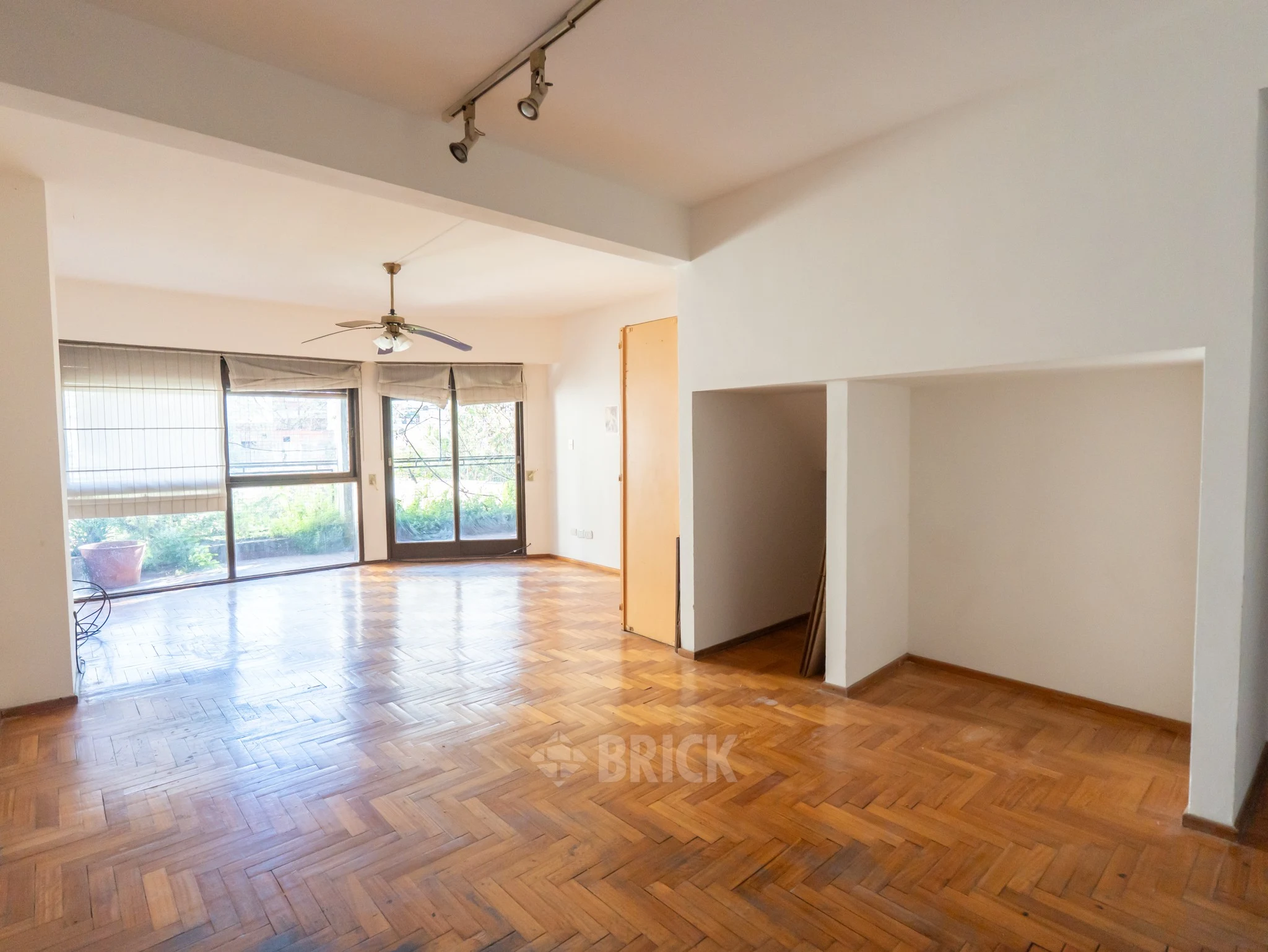 REPETTO, NICOLAS, DR. al 400 Piso 1° Y 2° 1