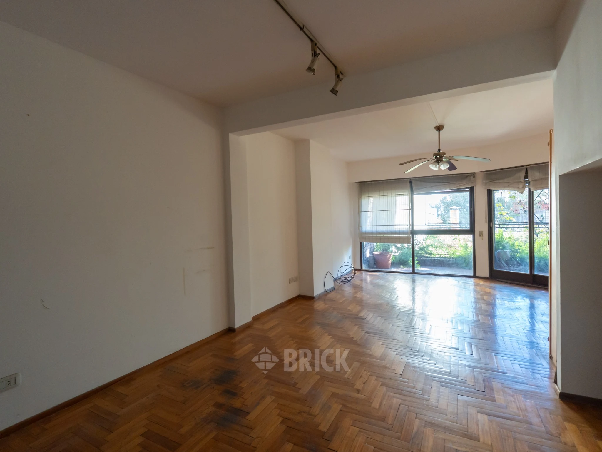REPETTO, NICOLAS, DR. al 400 Piso 1° Y 2° 3
