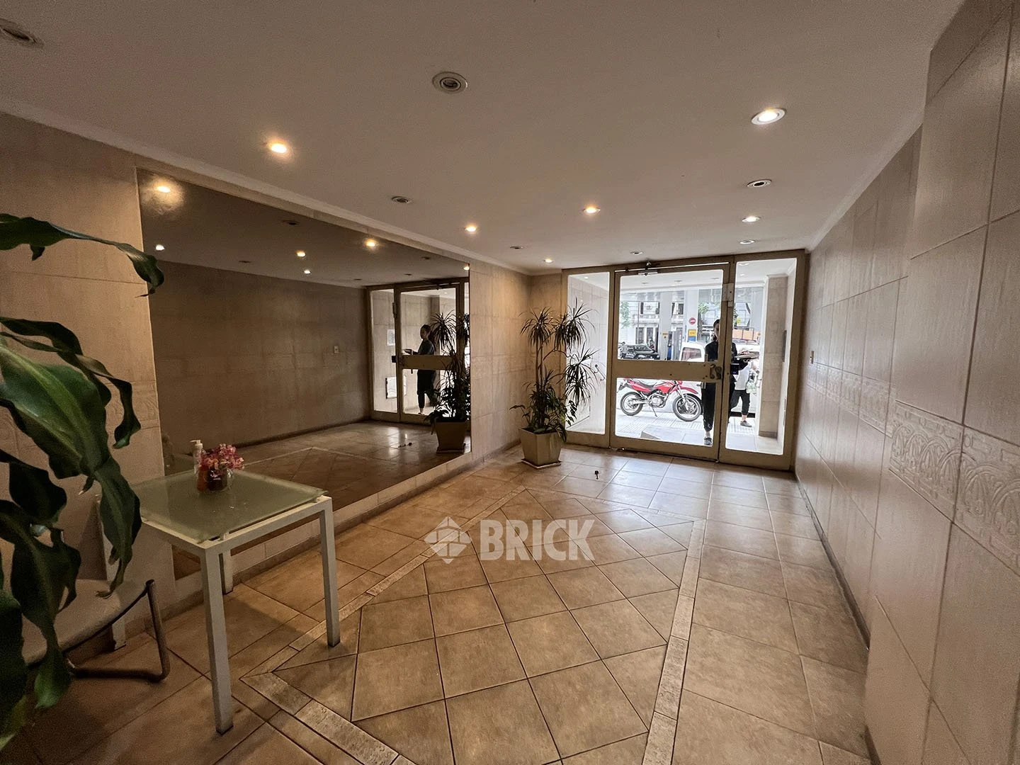 MARECHAL, LEOPOLDO al 1300 Piso 3 9