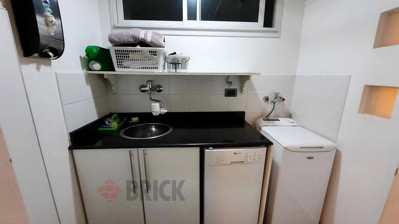 SALGUERO, JERONIMO al 2100 Piso 3 24