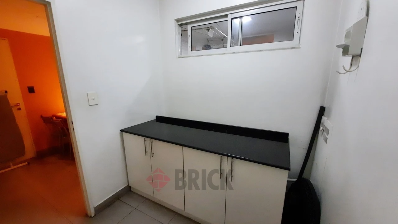 SALGUERO, JERONIMO al 2100 Piso 3 26