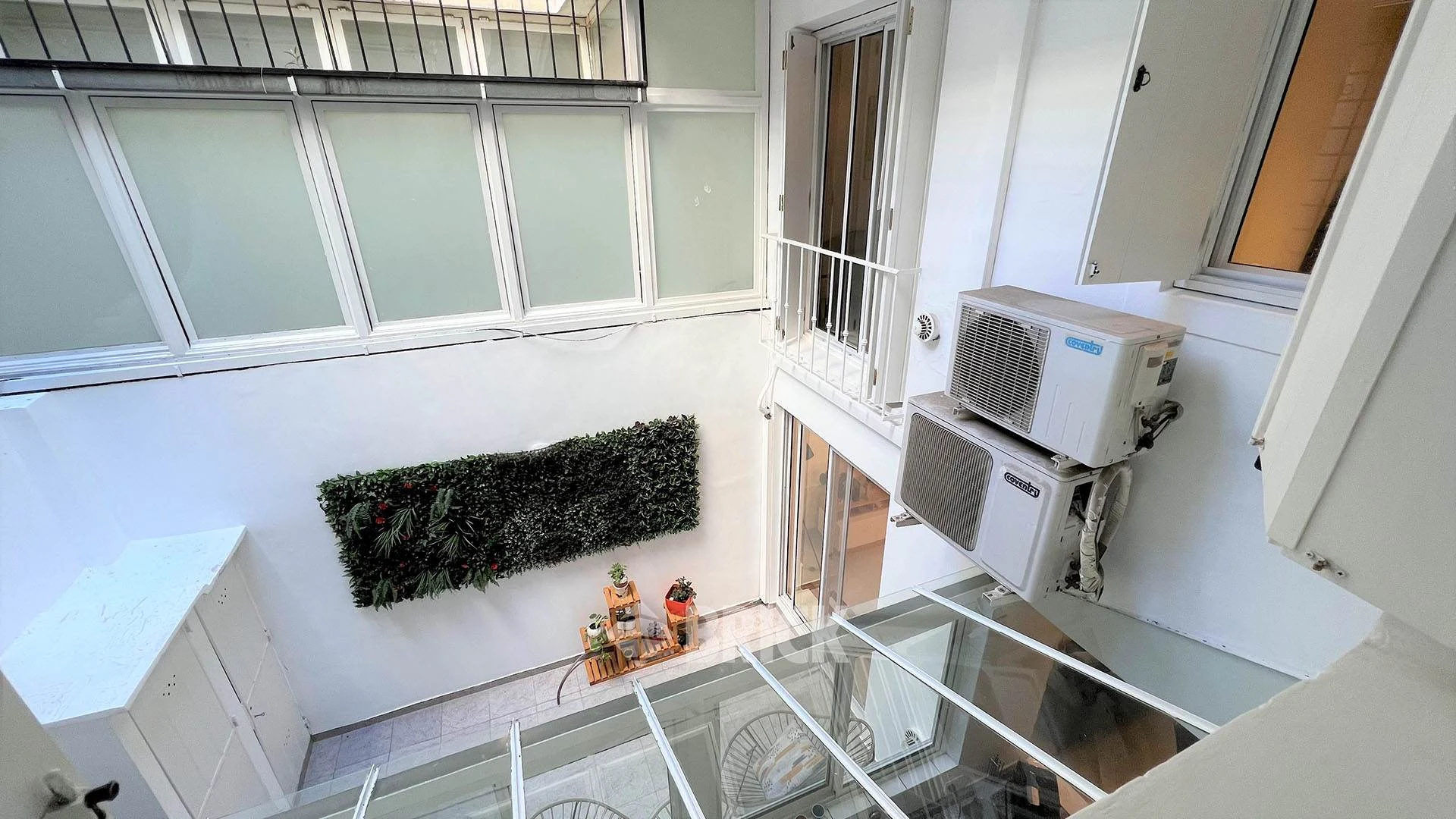 JUNCAL al 2700 Piso PB 24