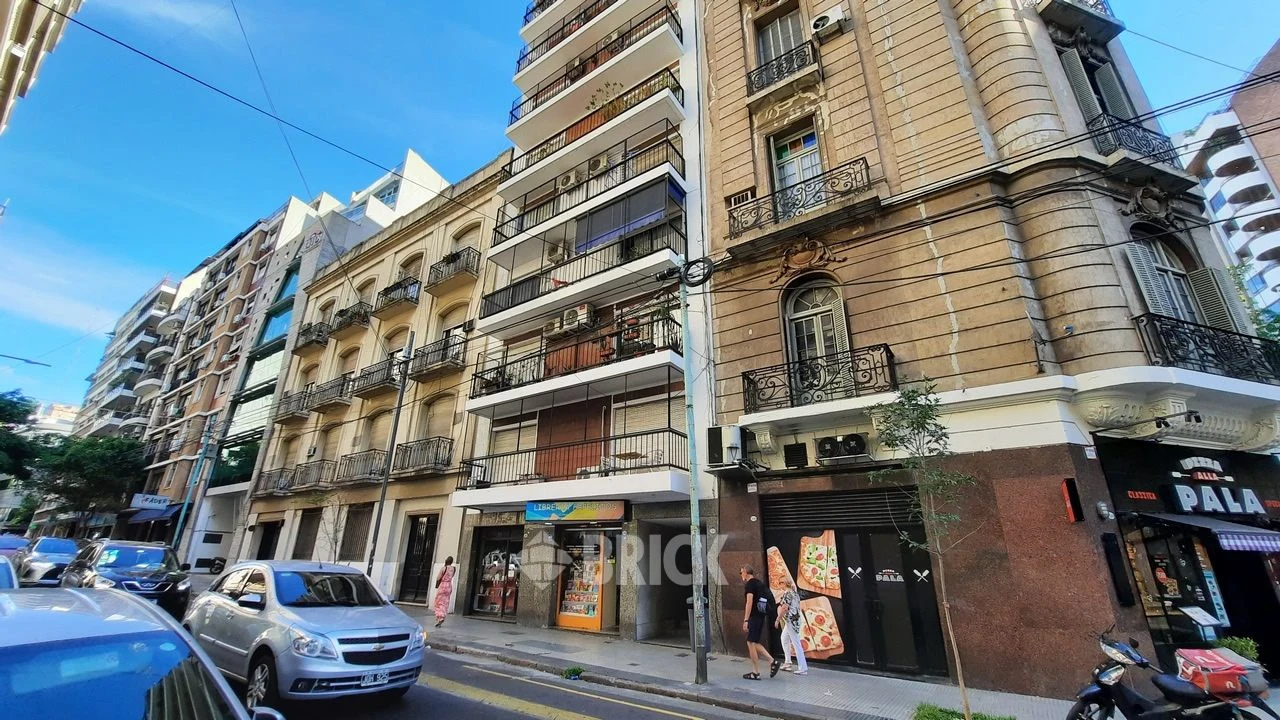 ALVEAR, MARCELO T. DE al 2400 Piso 7 22