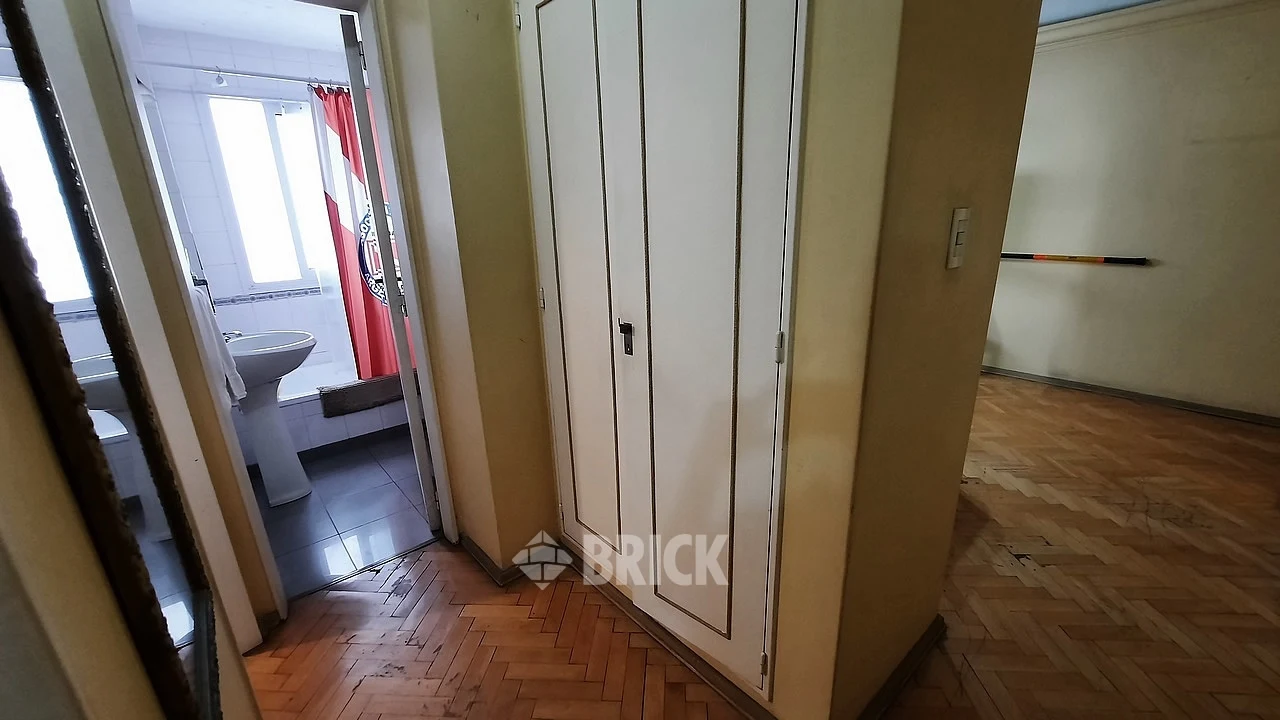 ALVEAR, MARCELO T. DE al 2400 Piso 7 5