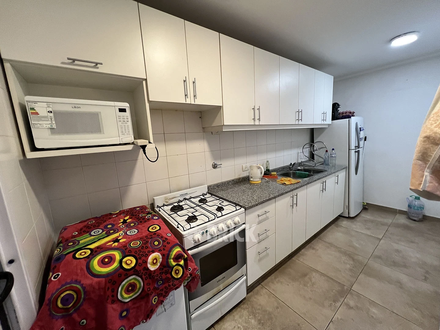 ARANGUREN, JUAN F., DR. al 1800 Piso 1 17