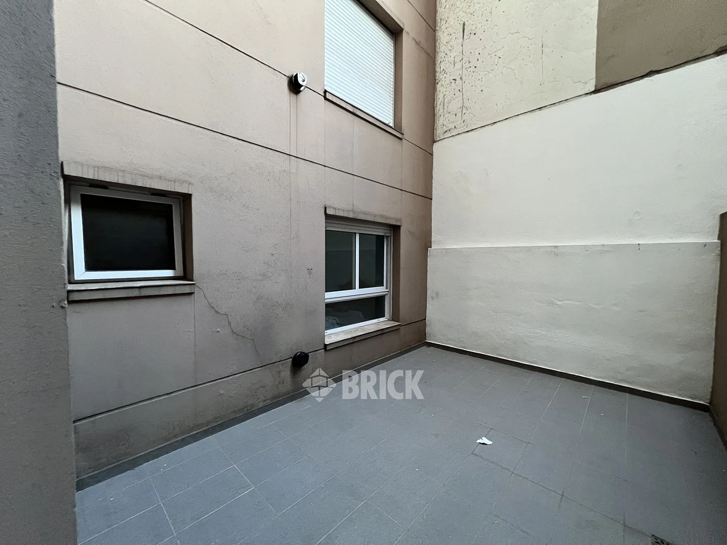 ARANGUREN, JUAN F., DR. al 1800 Piso 1 19