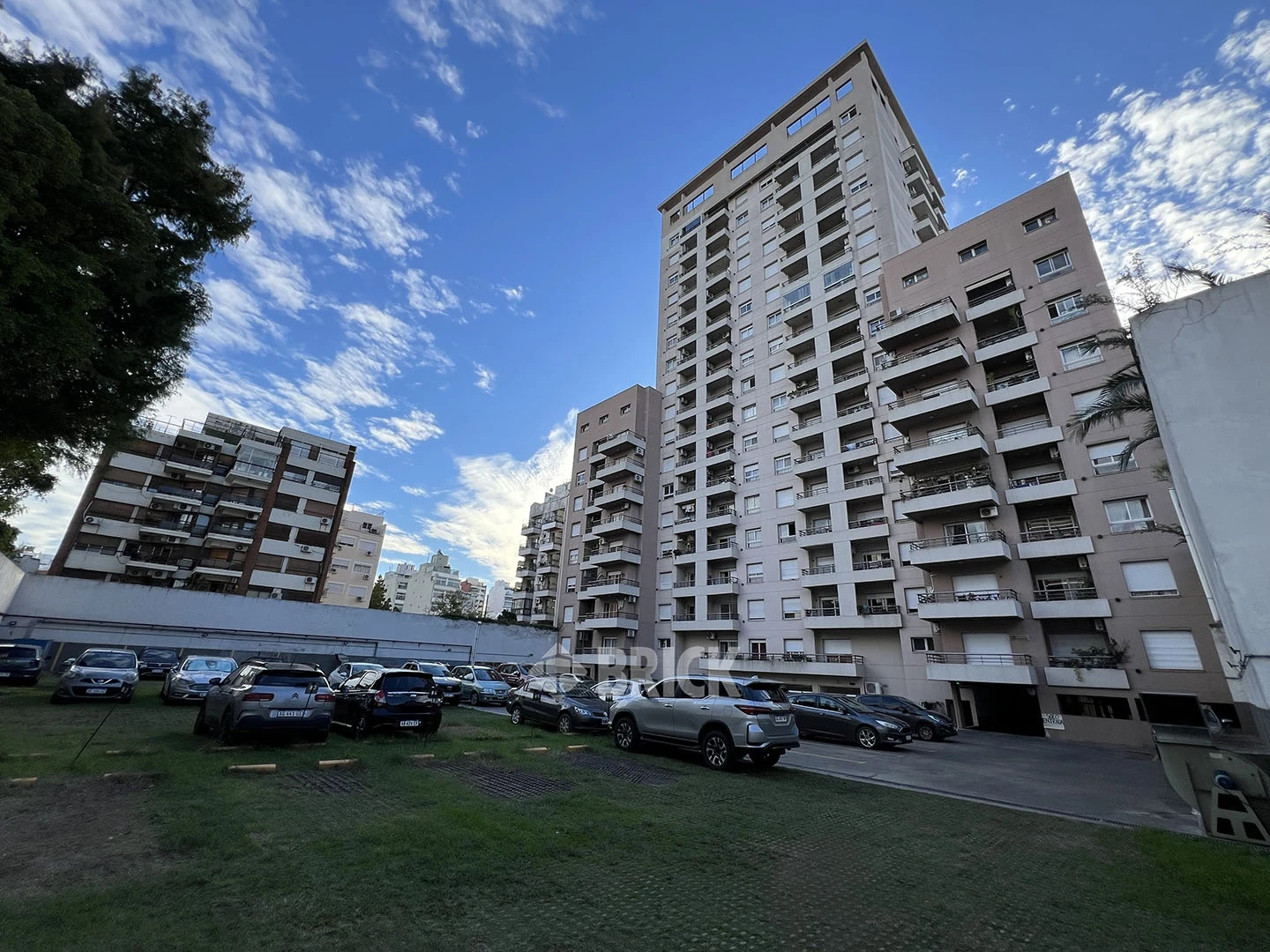 ARANGUREN, JUAN F., DR. al 1800 Piso 1 22