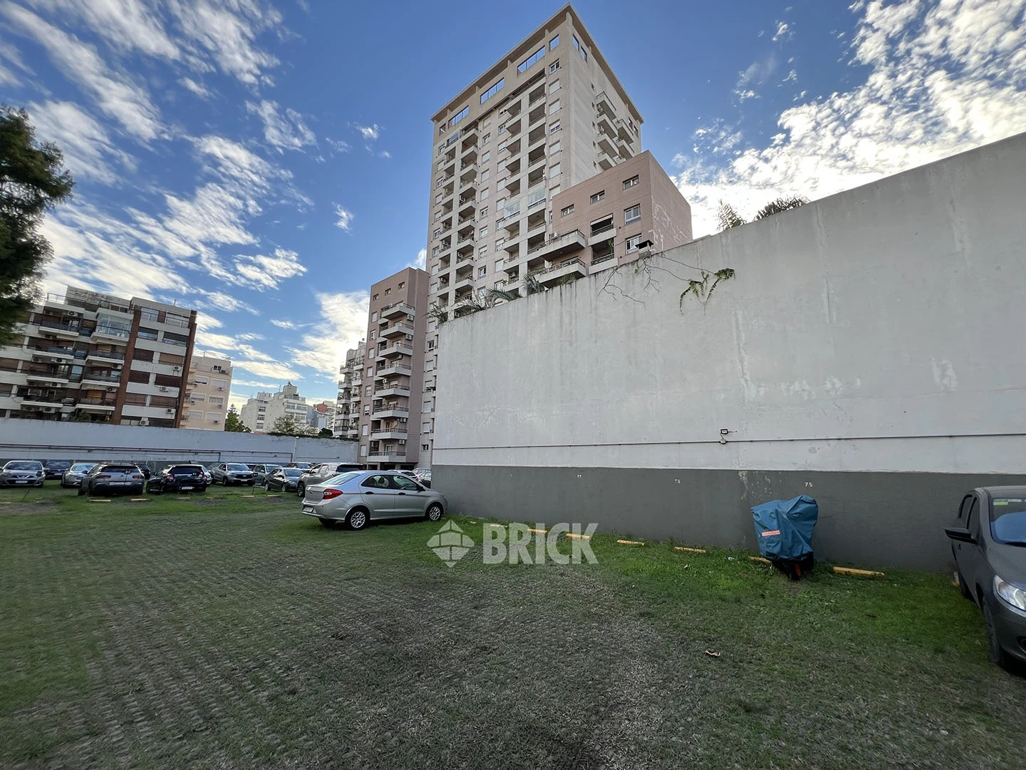 ARANGUREN, JUAN F., DR. al 1800 Piso 1 23
