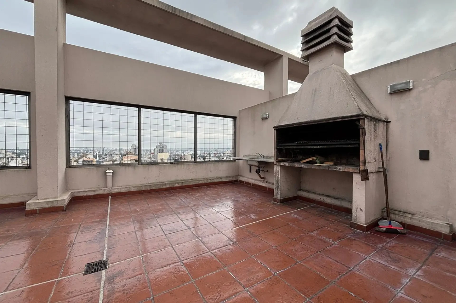 ARANGUREN, JUAN F., DR. al 1800 Piso 1 25