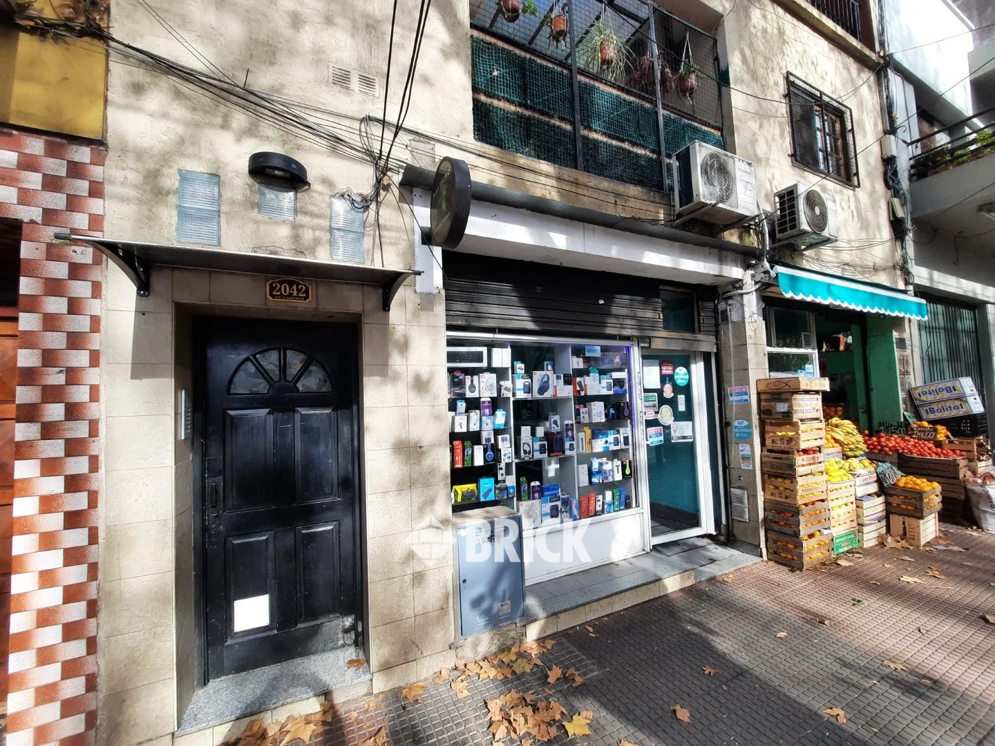 CASEROS AV. al 2000 Piso 1 23