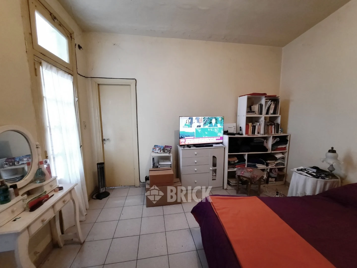 CASEROS AV. al 2000 Piso 1 7