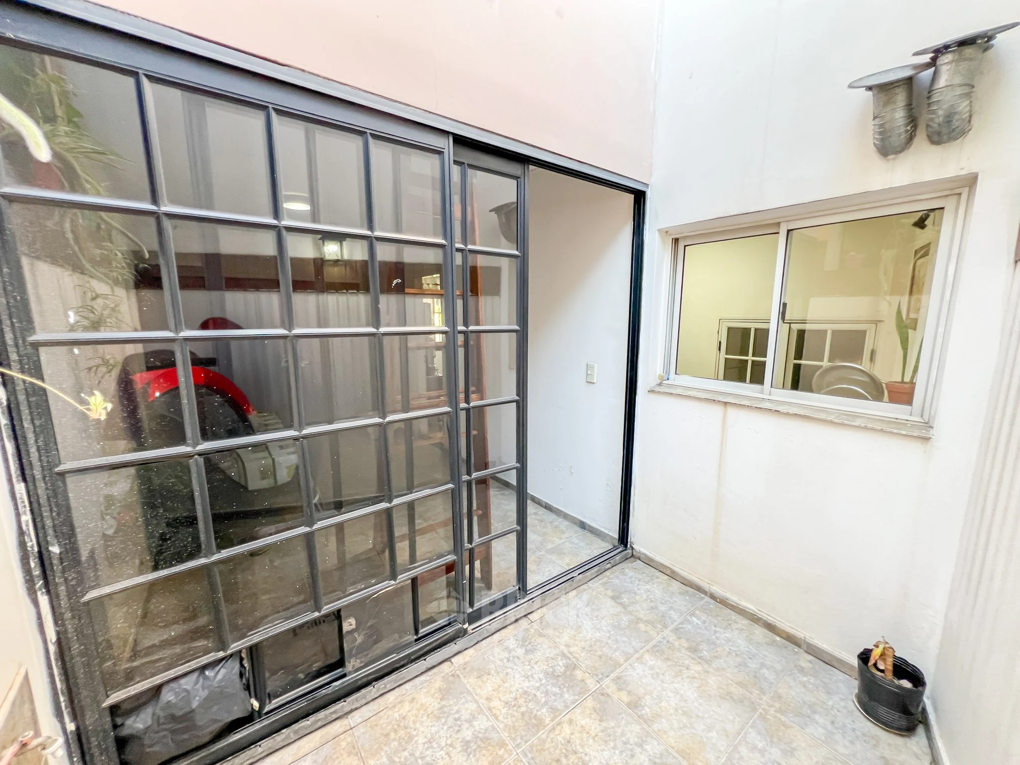 DOBLAS al 1700 Piso PB 11