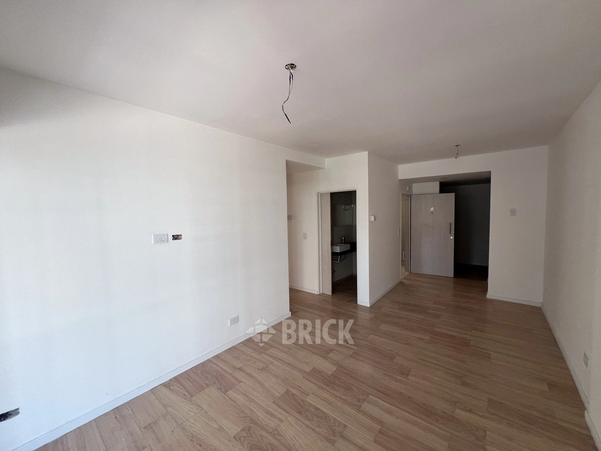 ALVAREZ, JULIAN al 700 Piso 1 3