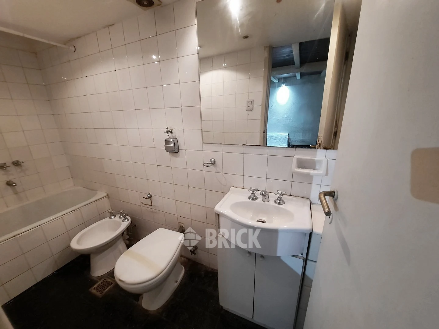 TUCUMAN al 600 Piso PB 12