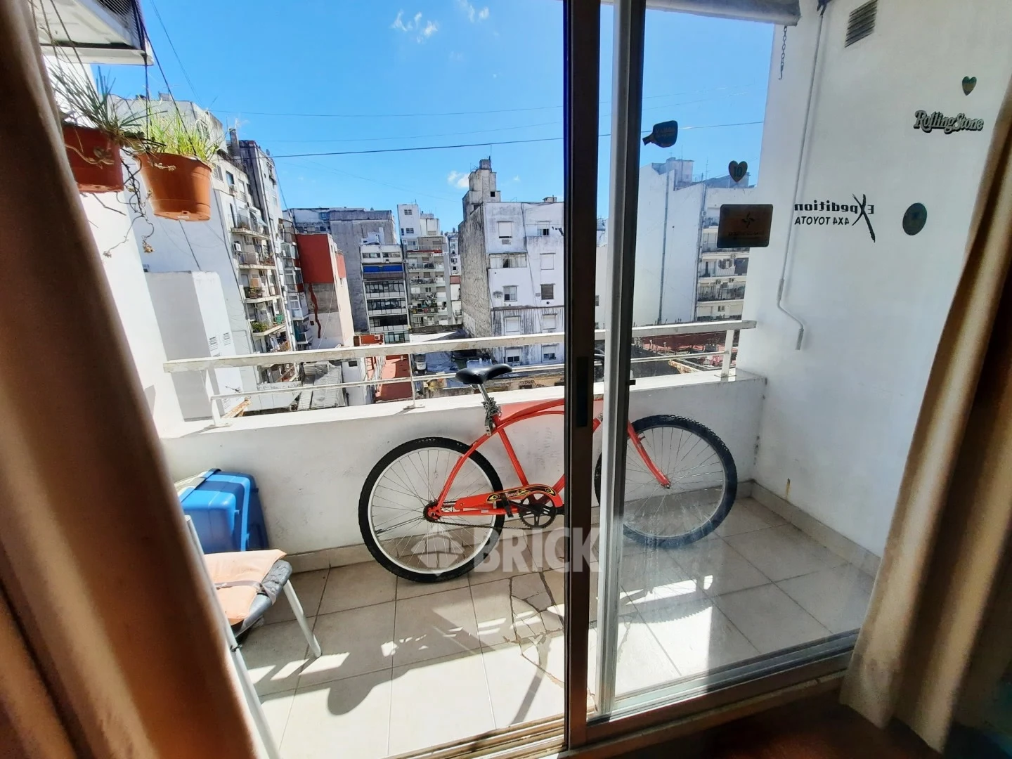URIBURU JOSE E., PRES. al 500 Piso 6 4