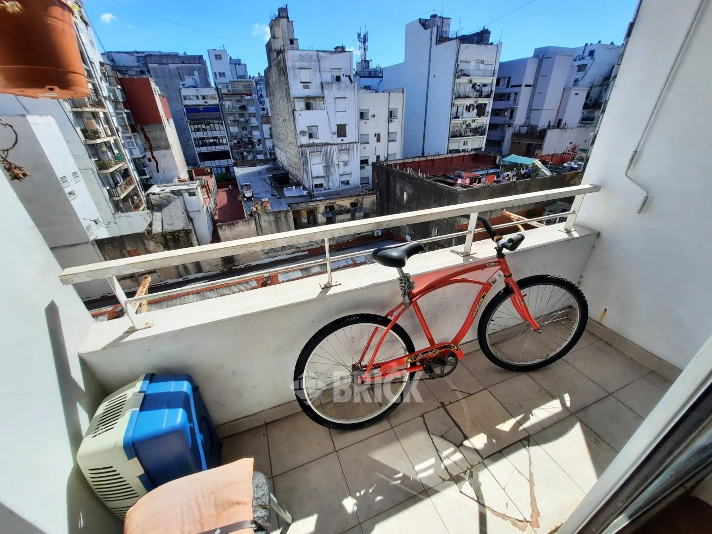 URIBURU JOSE E., PRES. al 500 Piso 6 8
