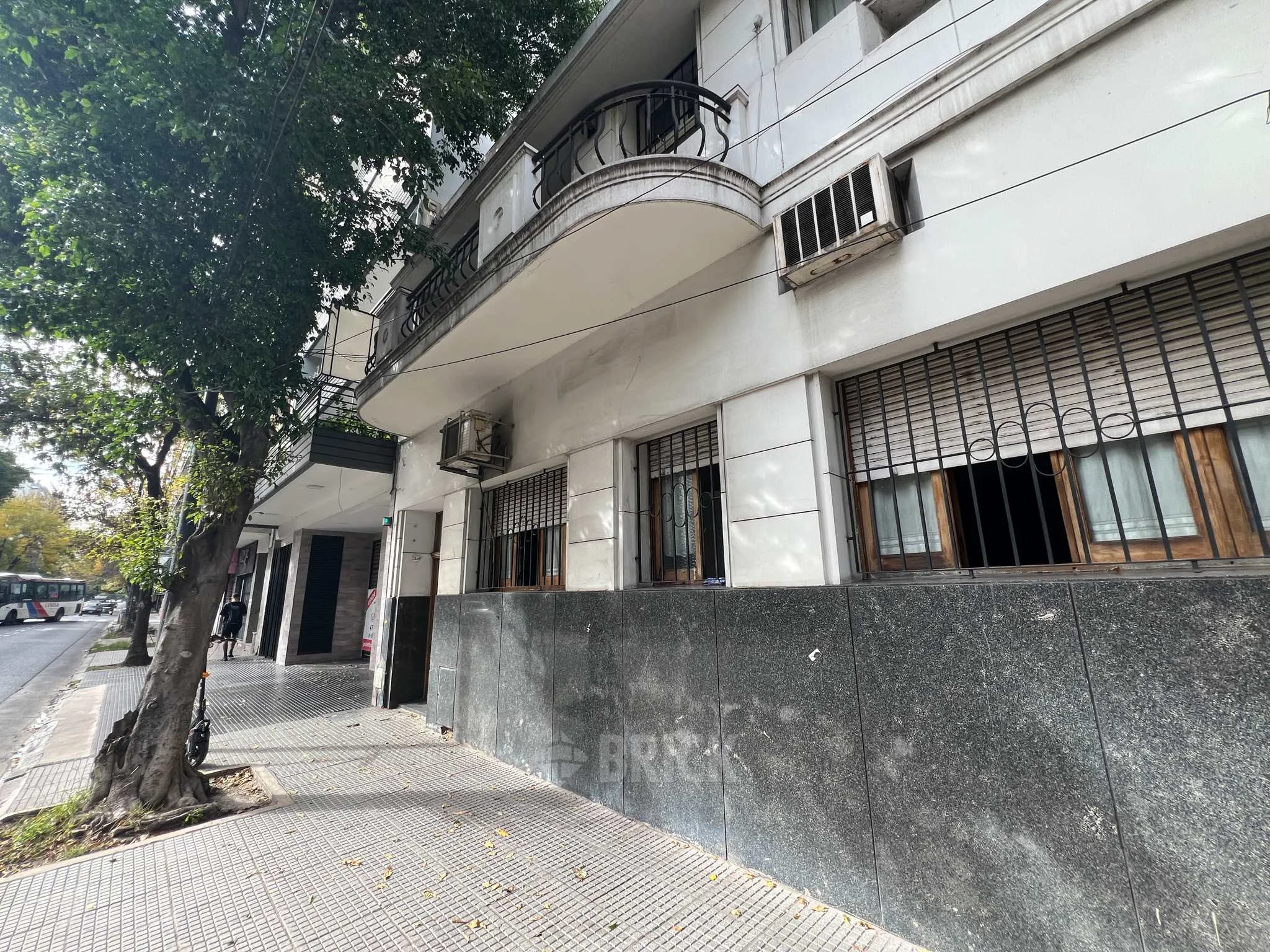 ALBERDI, JUAN BAUTISTA AV. al 2800 Piso PB 21