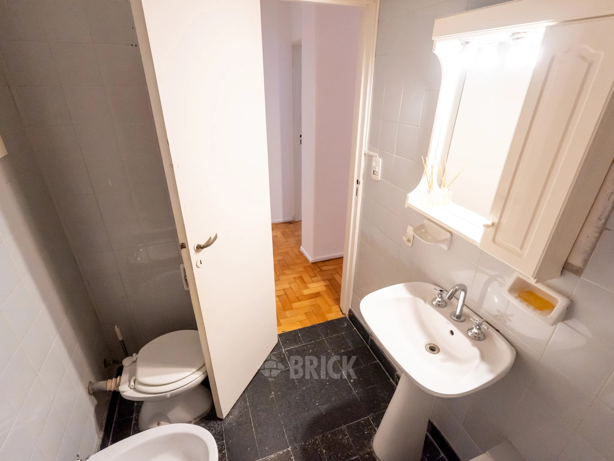 RIVADAVIA, AV. al 6100 Piso 2 6