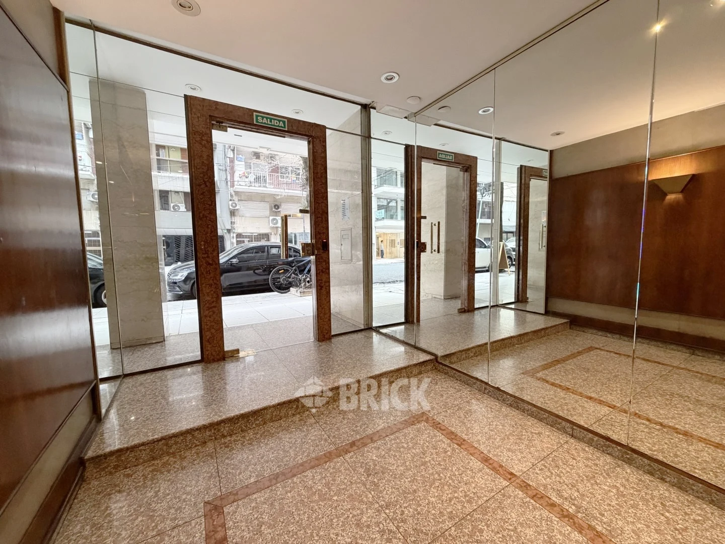 SEGUI, JUAN F. al 3500 Piso 8 19