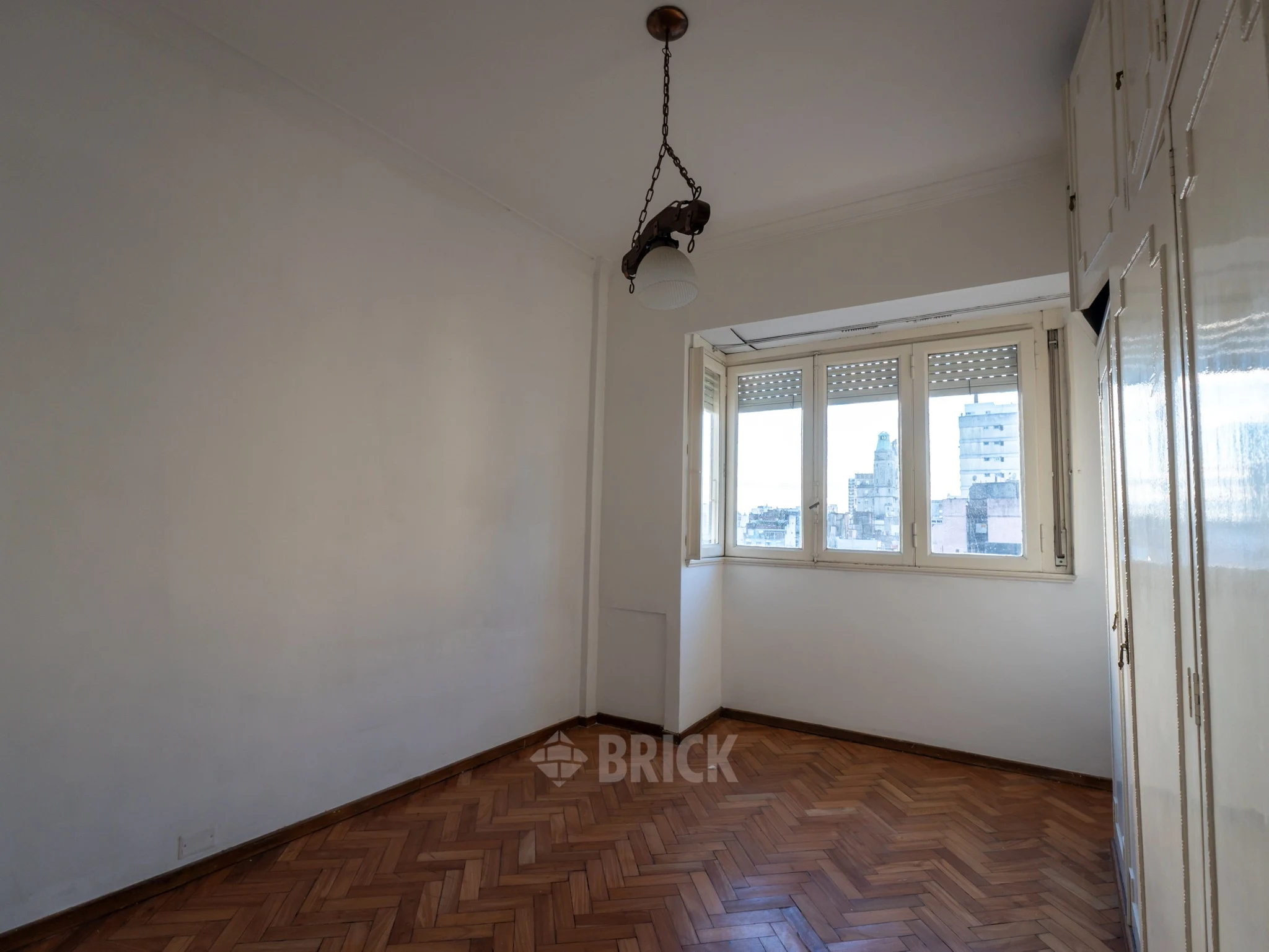 RIVADAVIA AV. al 2500 Piso 8 6