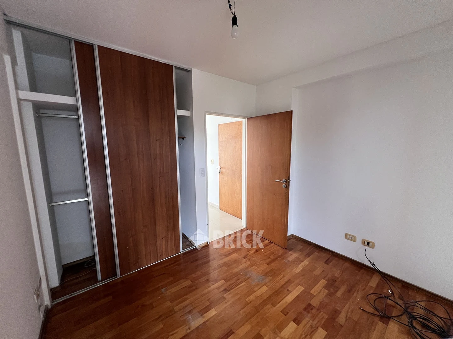 CARACAS al 1200 Piso 8 11